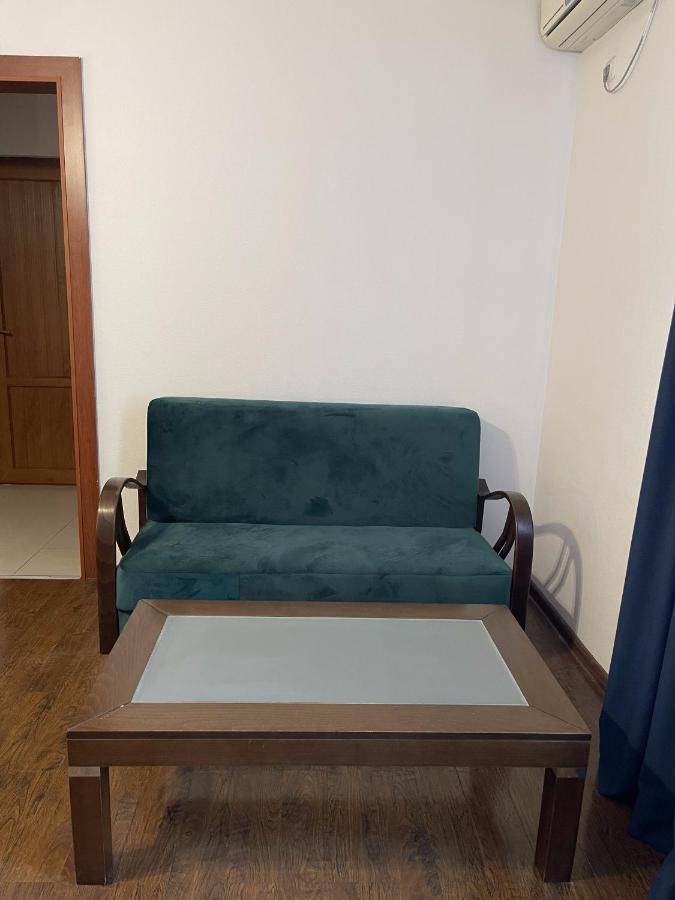 Aristocrat Hotel Tbilisi Buitenkant foto
